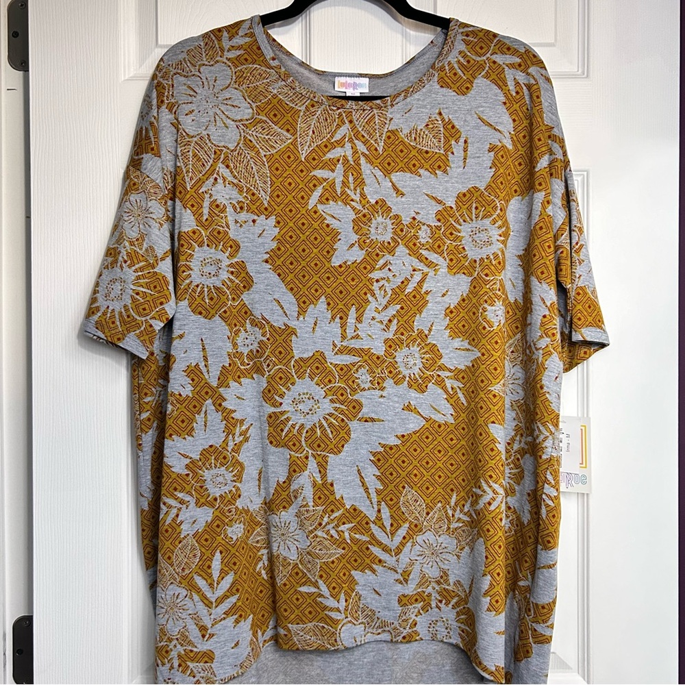 Medium LuLaRoe Irma Top